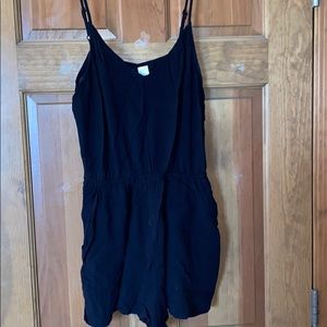 Black romper perfect for summer WITH POCKETS